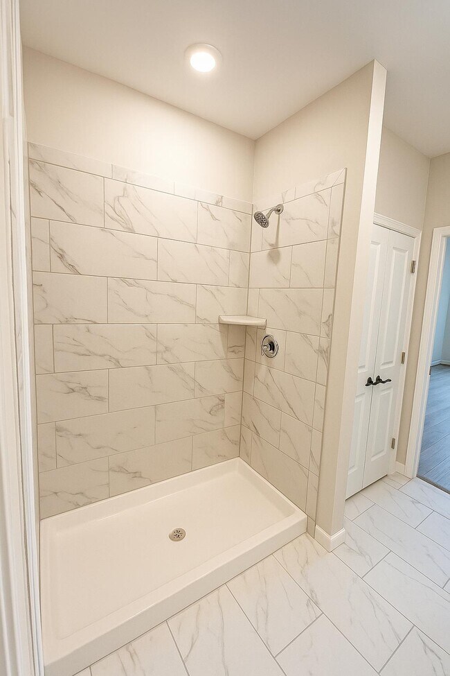 Building Photo - 317 Tower Ridge Cir