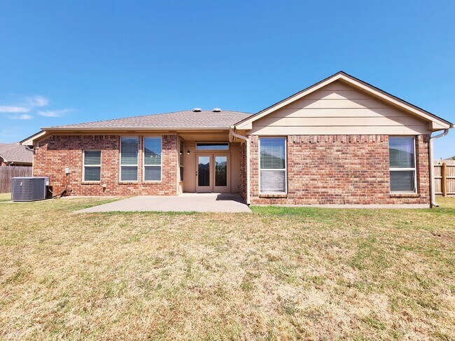 Building Photo - 18001 Montoro Way