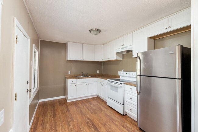 Building Photo - One bedroom Private home on Horse Property