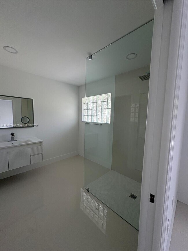 Building Photo - 14845 SW 36th Terrace