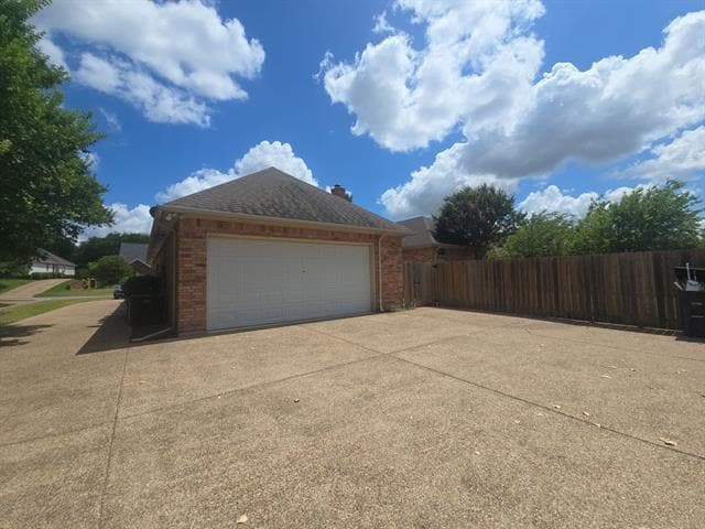 Building Photo - 6376 Newport Ct