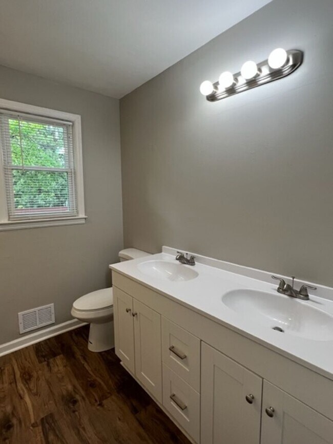 Building Photo - Fantastic Brick Ranch Home that has been refurbished - Open Floorplan with 3 bedrooms & 1.5 baths...