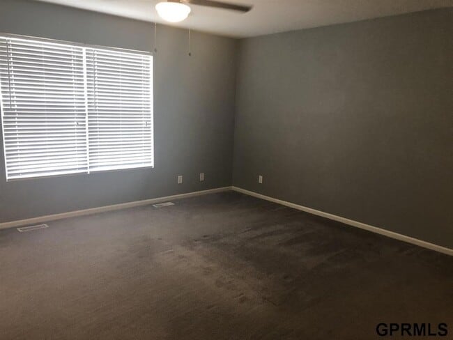 Building Photo - 2102 Quartz Dr