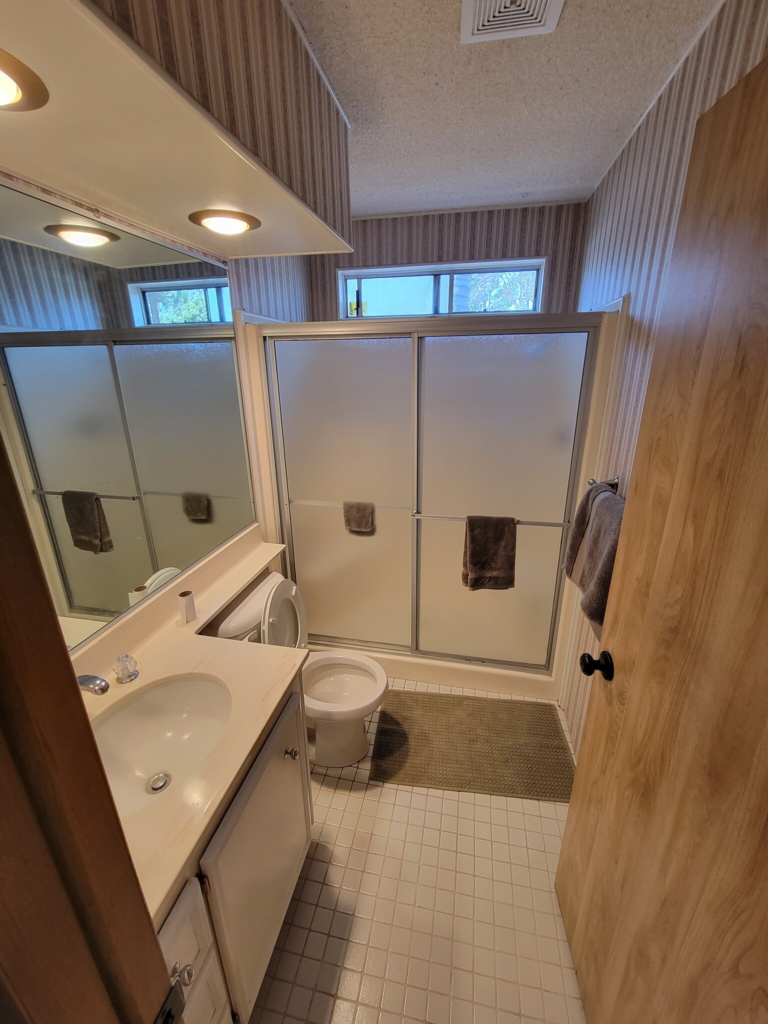Second bath - 18 Tahquitz Ct