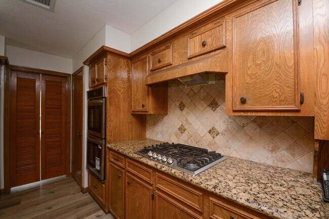 Building Photo - 10811 Vickijohn Ct