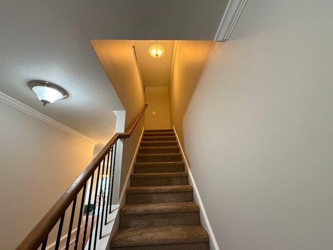 Building Photo - Modern Townhome in Steele Creek – Walkable to Shops, Parks & Dining!