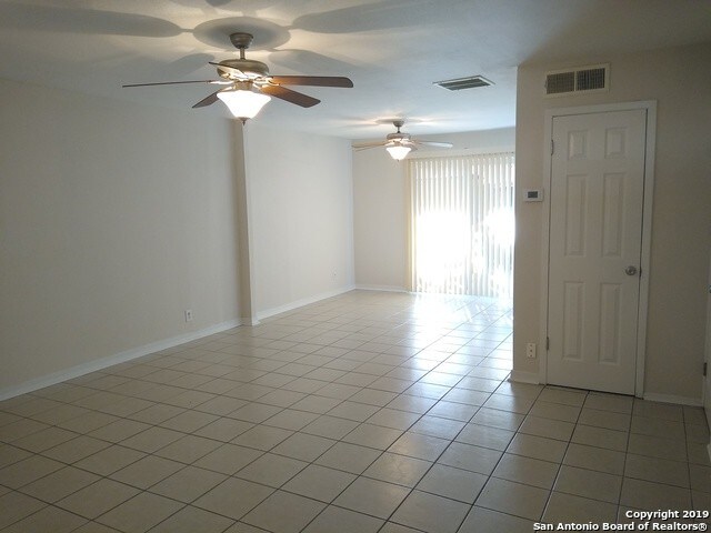 Building Photo - 7322 Oak Manor Dr