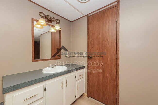 Building Photo - 5576 Hargrove Rd