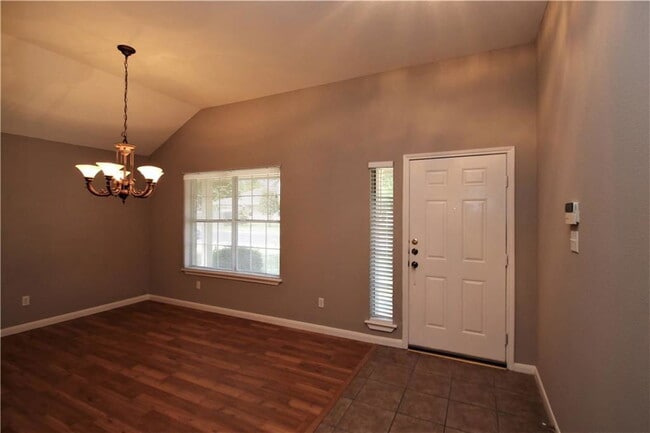 Building Photo - 207 River Crossing Trail