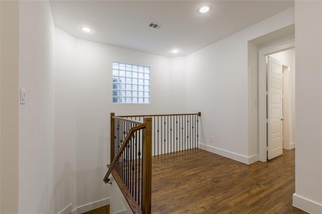 Building Photo - 6105 Echelon Way