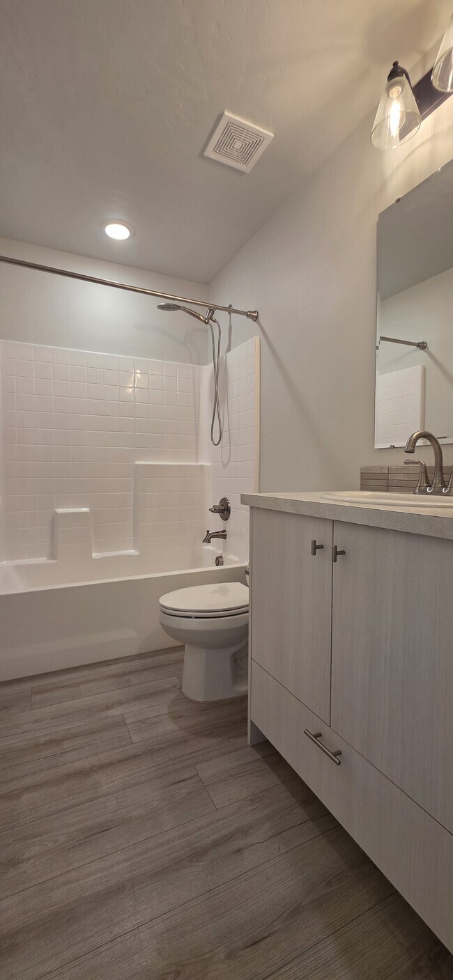 Building Photo - 2949 N Rocky Btm Wy