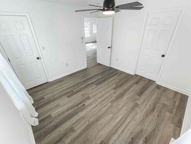 Building Photo - Beautiful 3BR Home Near Mozley Park!