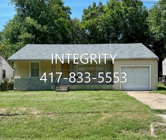 Primary Photo - 1537 N Kentwood Ave