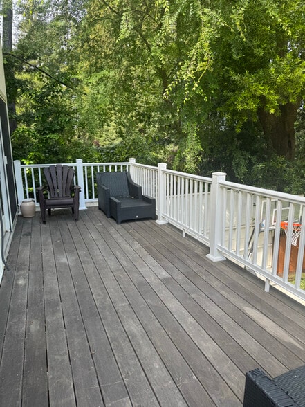 Building Photo - 2141 Forest View Ave