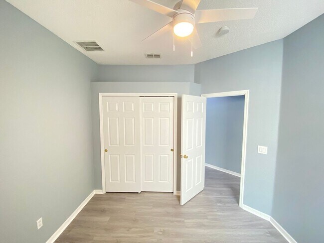 Building Photo - 13431 Meadow Bay Loop