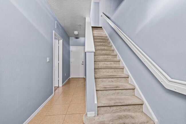 Building Photo - 1944 SE High Springs Dr