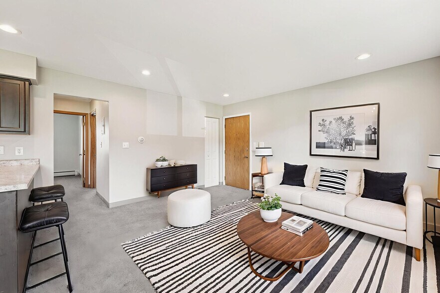 Primary Photo - Village Manor Apartments