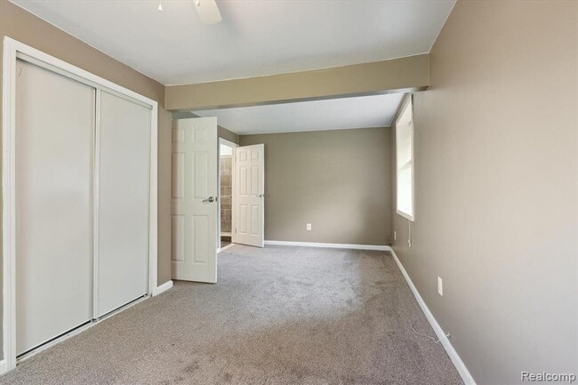 Building Photo - 500 Trombley Rd