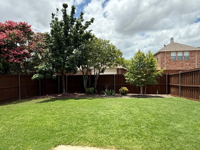 Building Photo - 715 Willow Ridge Ct