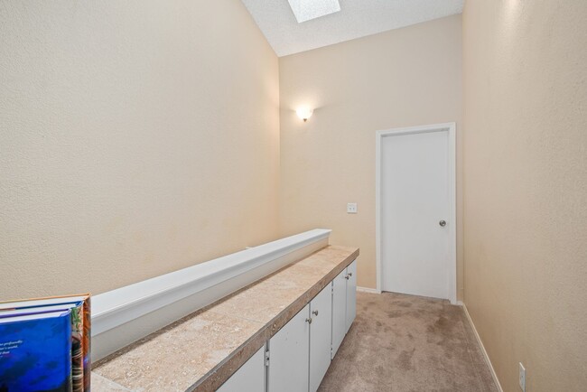 Building Photo - Charming 2BR Townhome in Denver