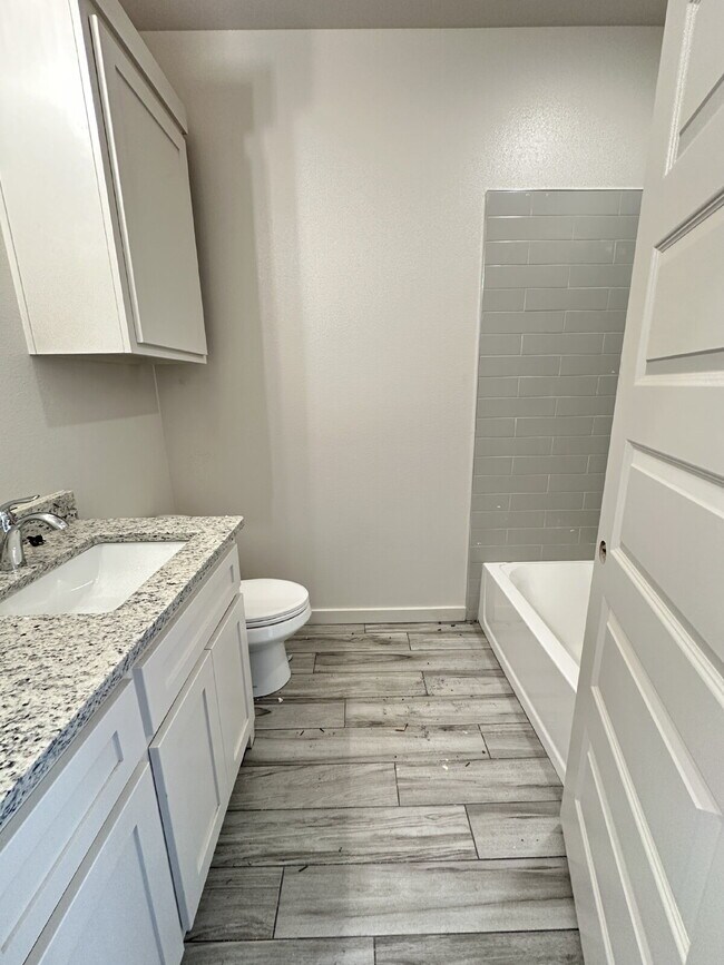 Building Photo - Brand new townhomes in Frenship East!