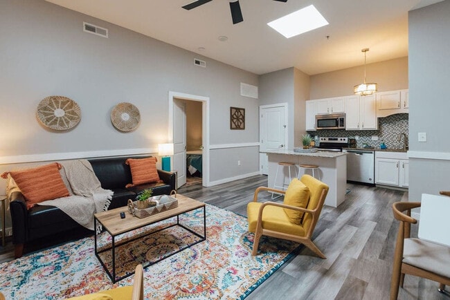 Building Photo - 117 Spring St