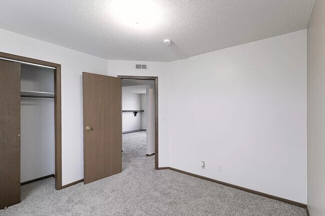 Building Photo - 4106 Baldwin Ave