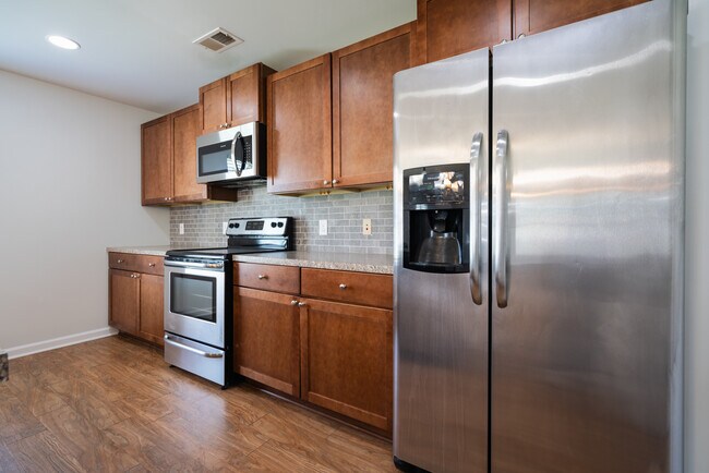 Building Photo - 135 Davila St