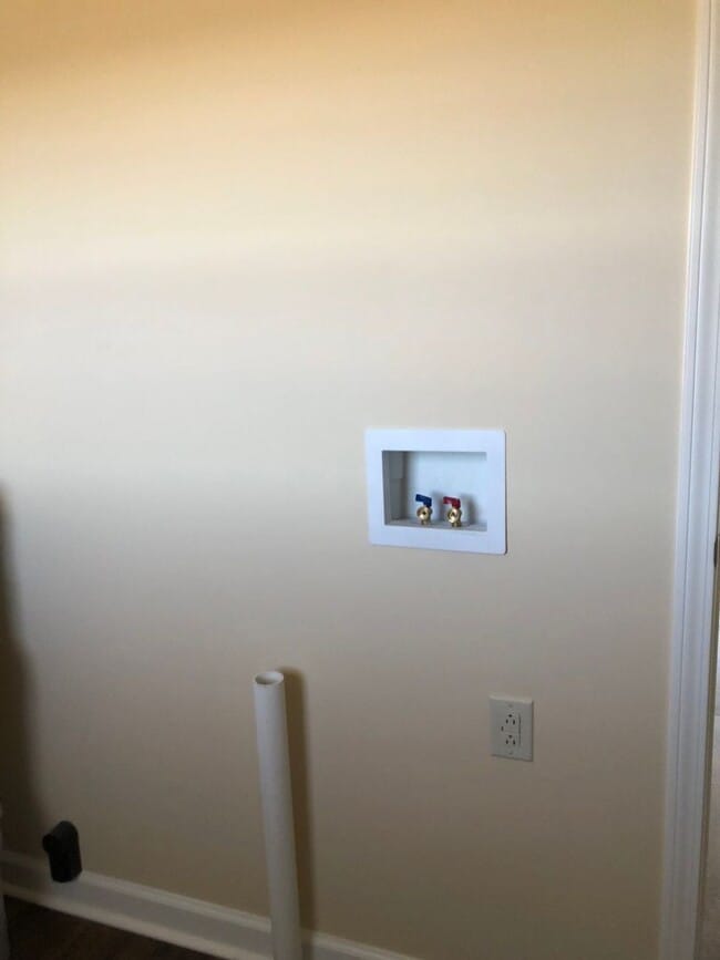 Building Photo - 2016 Iris Rd