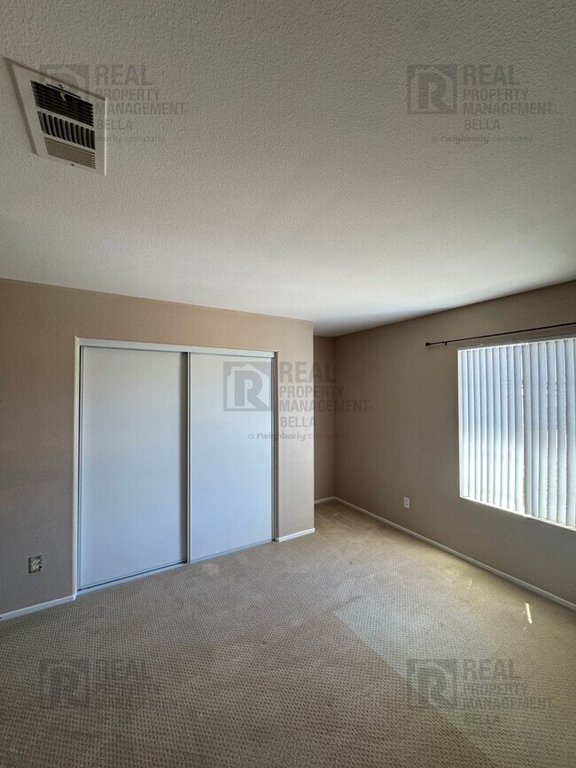 Building Photo - 756 Conlon Dr