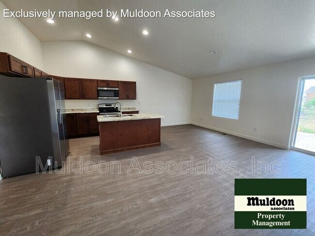 Building Photo - 251 W Acorn Dr