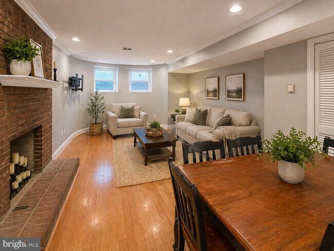 Building Photo - 1421 T St NW