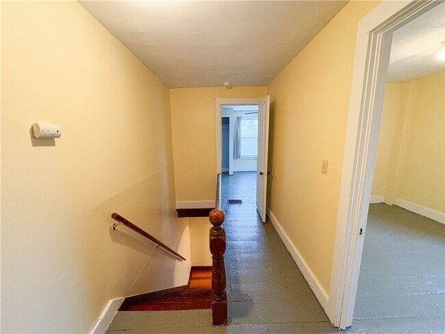 Building Photo - 136 Main St