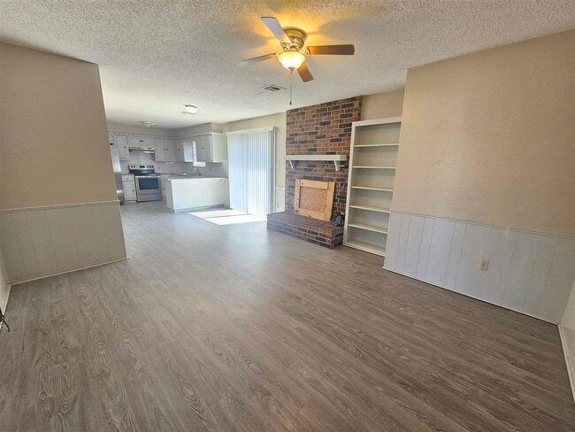 Building Photo - 1611 NW Black Mesa Dr