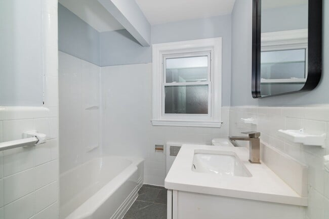 Building Photo - 7 Langley Cir