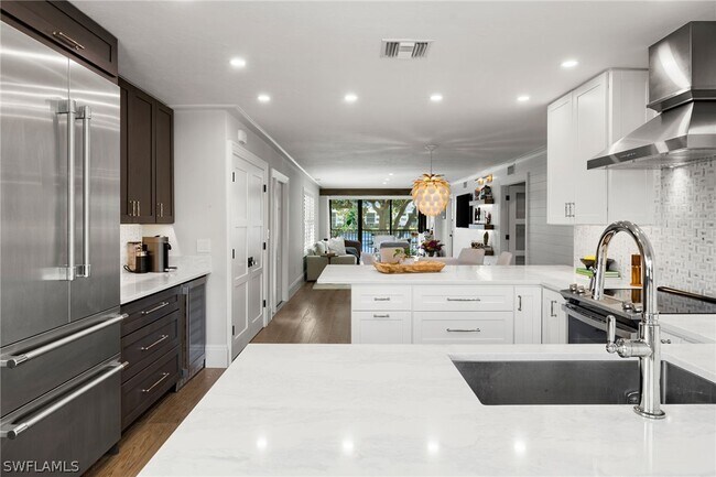 Building Photo - 3135 Riviera Dr