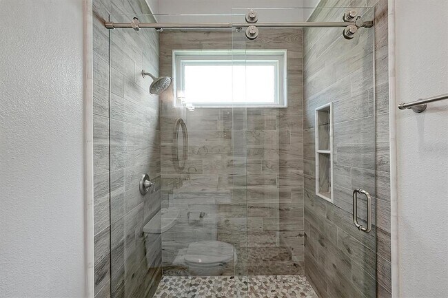 Building Photo - 231 Lakay Pl