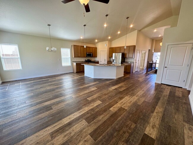 Building Photo - Stunning Newer Ranch Style 4 Bedroom