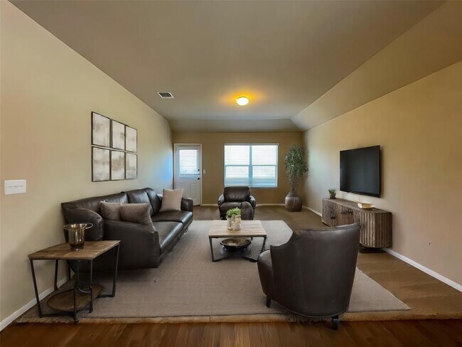 Building Photo - 3400 Ortman Dr