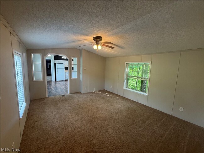 Building Photo - 2476 Cunningham Rd
