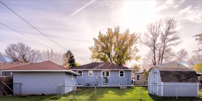 Building Photo - 33 Marshall Dr