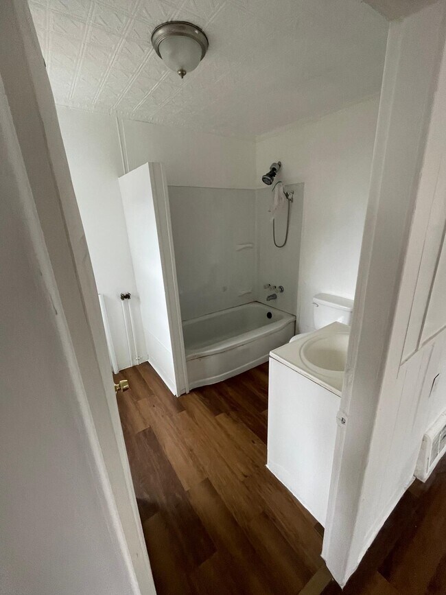 Building Photo - 7 Shedds Ave