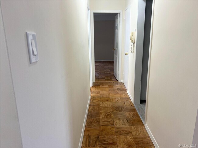 Building Photo - 30 Lake St