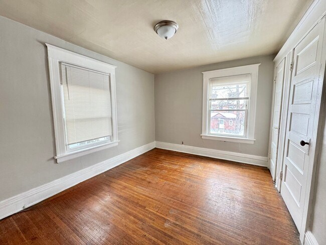 Building Photo - 278-280 Cedarwood Terrace