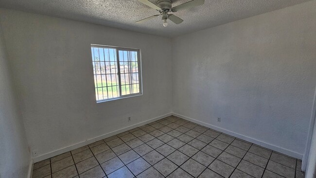 Building Photo - Available Now | 3 Bd 1 Ba Home in East Bak...