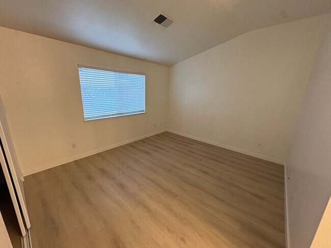 Building Photo - Beautiful 3 Bedroom, 2 Bath Single Story Oakley Home