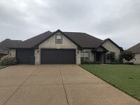 Building Photo - Your Perfect Home! Medina School Zone