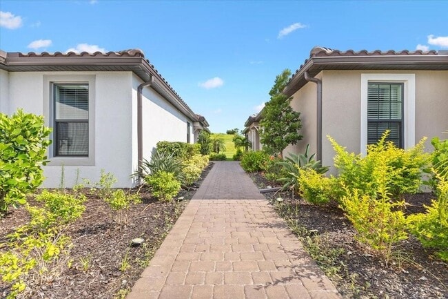 Building Photo - 6236 Grandview Hill Ct