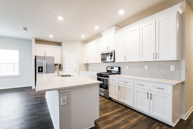 Building Photo - 5841 Hackberry Ln