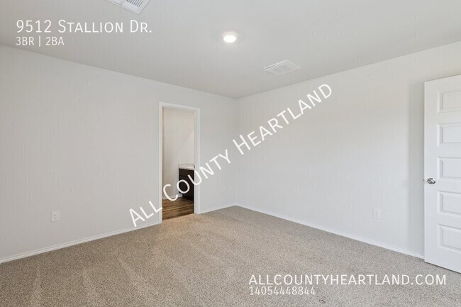 Building Photo - 9512 Stallion Dr